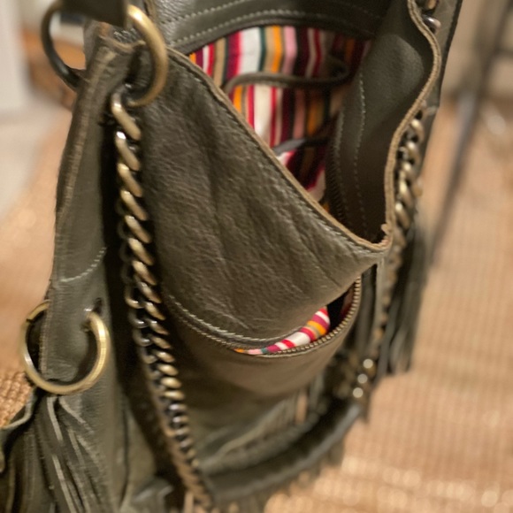 Cut ‘N Paste Lia Saddlebag w/Chain - Picture 7 of 8
